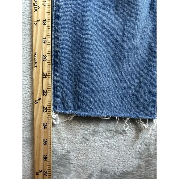 Levis Jeans Womens 25 Premium Wedgie Straight Med Wash Distressed Raw Hem Big E - Picture 9 of 11